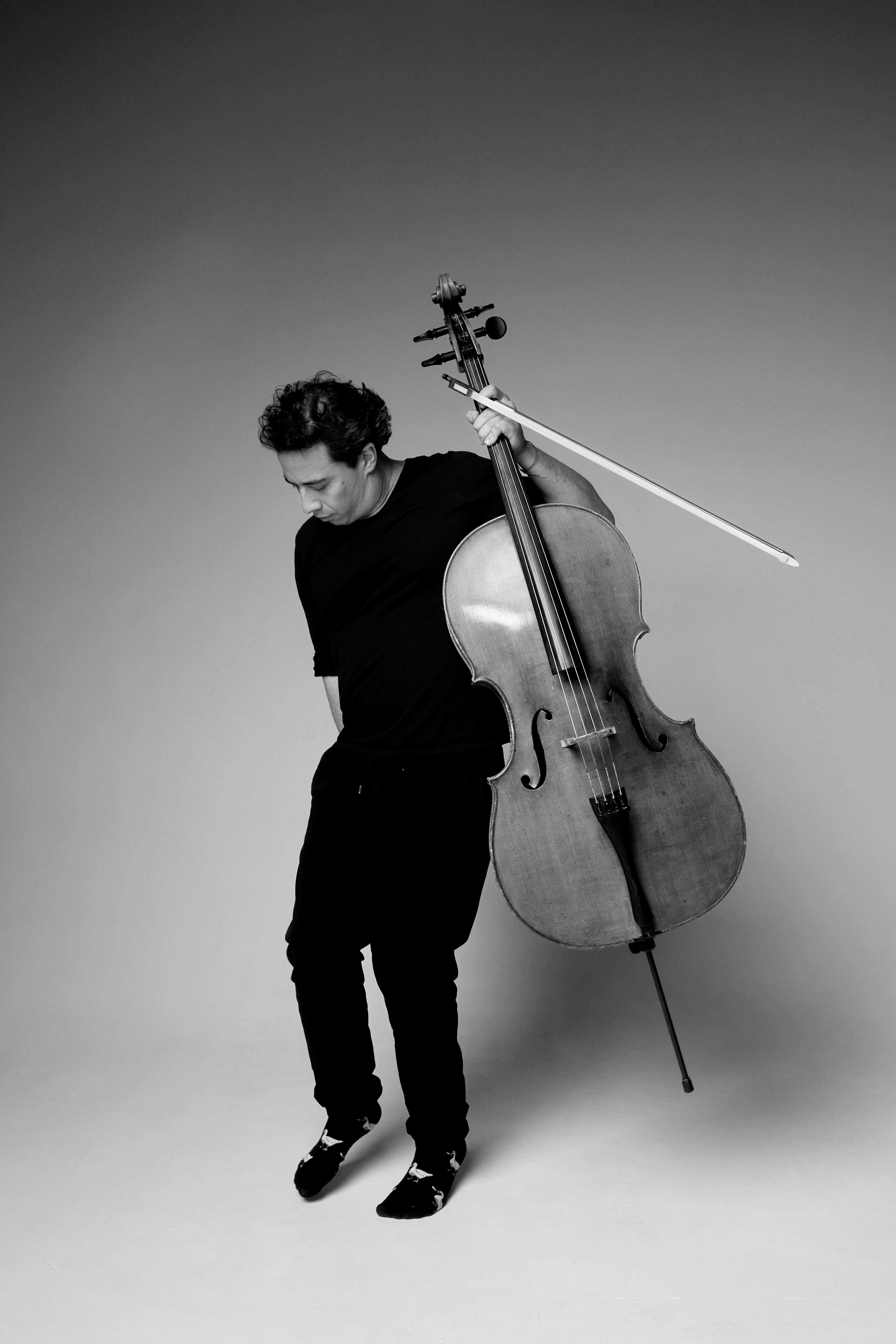 Iskandeor with cello